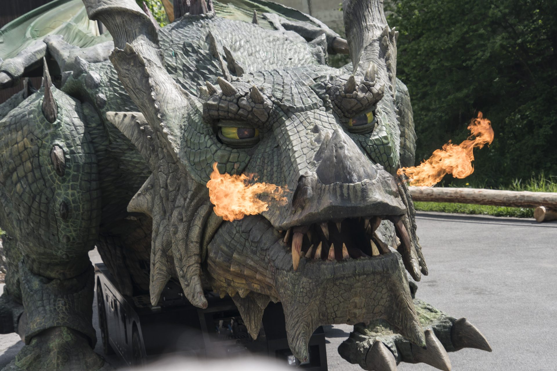 Feuerspeiender Drachen