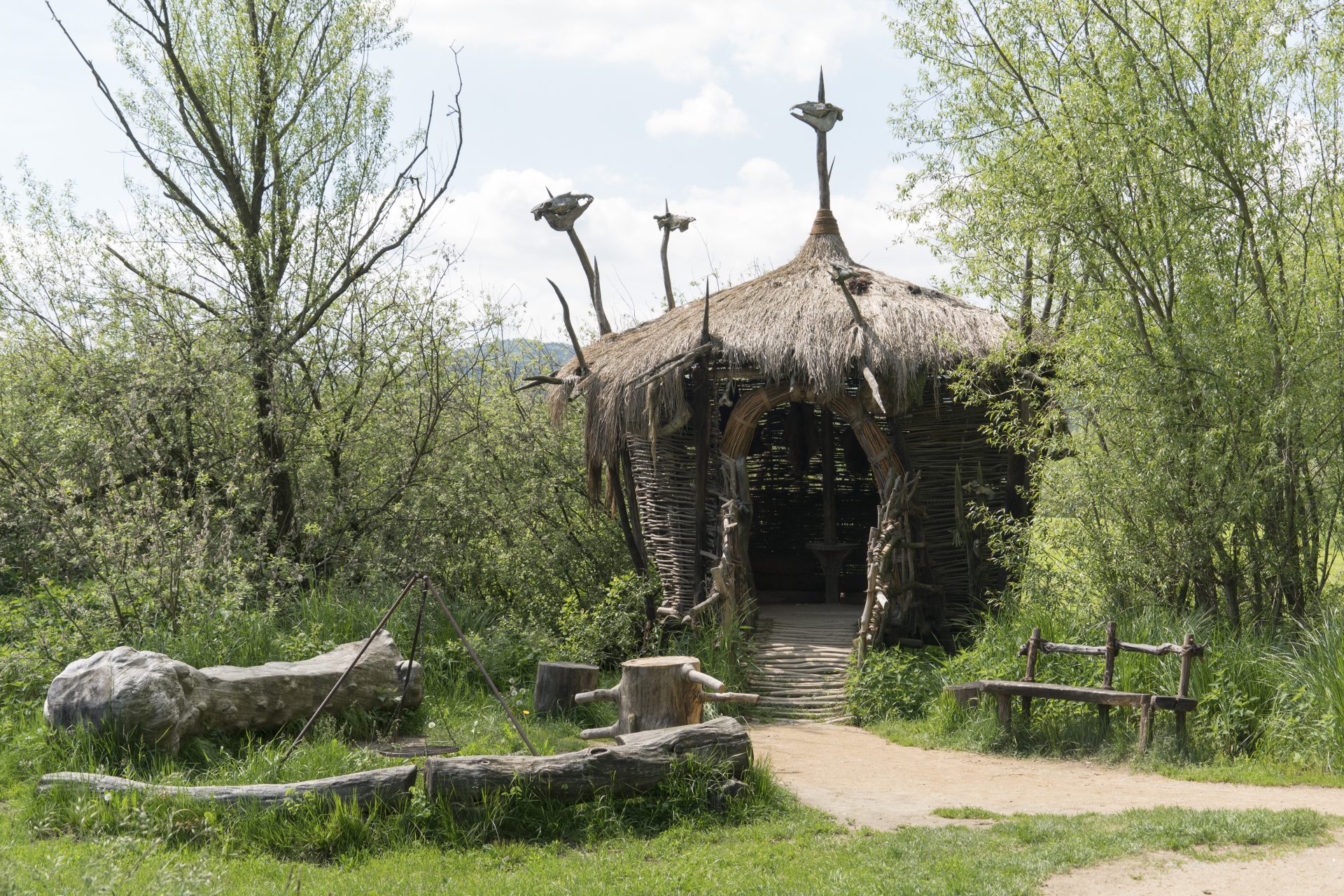 Binsenzelt im Wildgarten